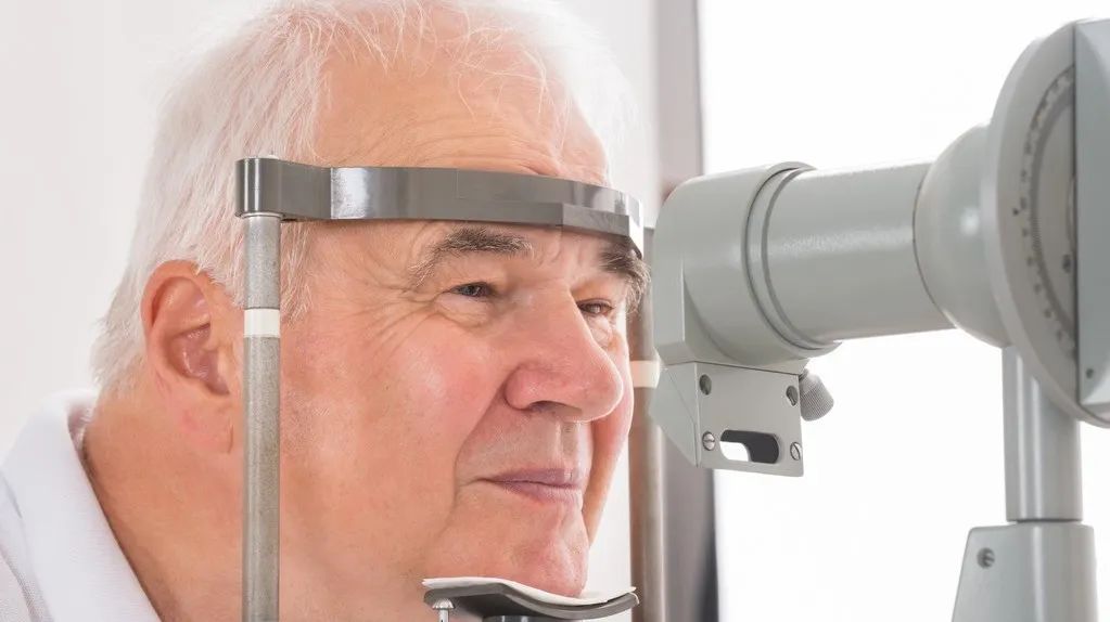 白內(nèi)障手術(shù)